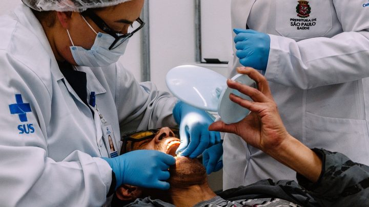No Dia do Dentista, saiba quais são os 5 erros mais comuns no cuidado com a saúde bucal