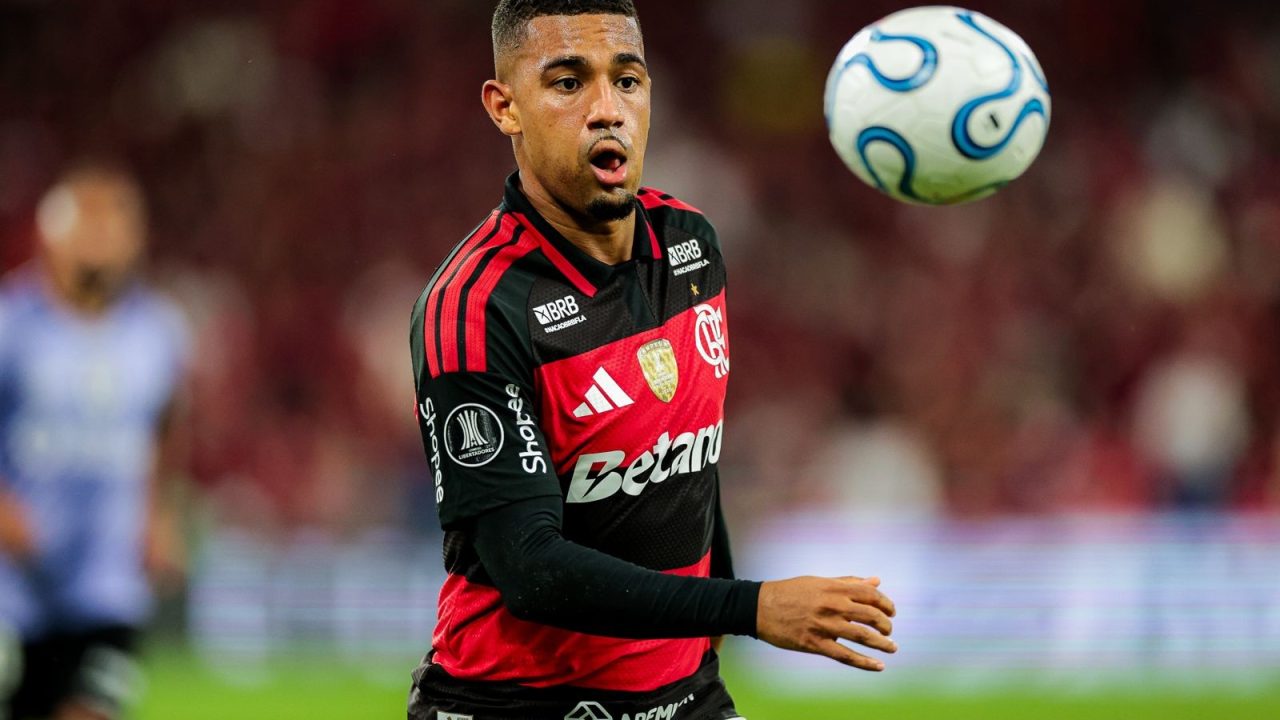 Ponta e meia no Flamengo, Samuel Lino volta da seleção com mais confiança e missão de cobrir ausência de Arrascaeta