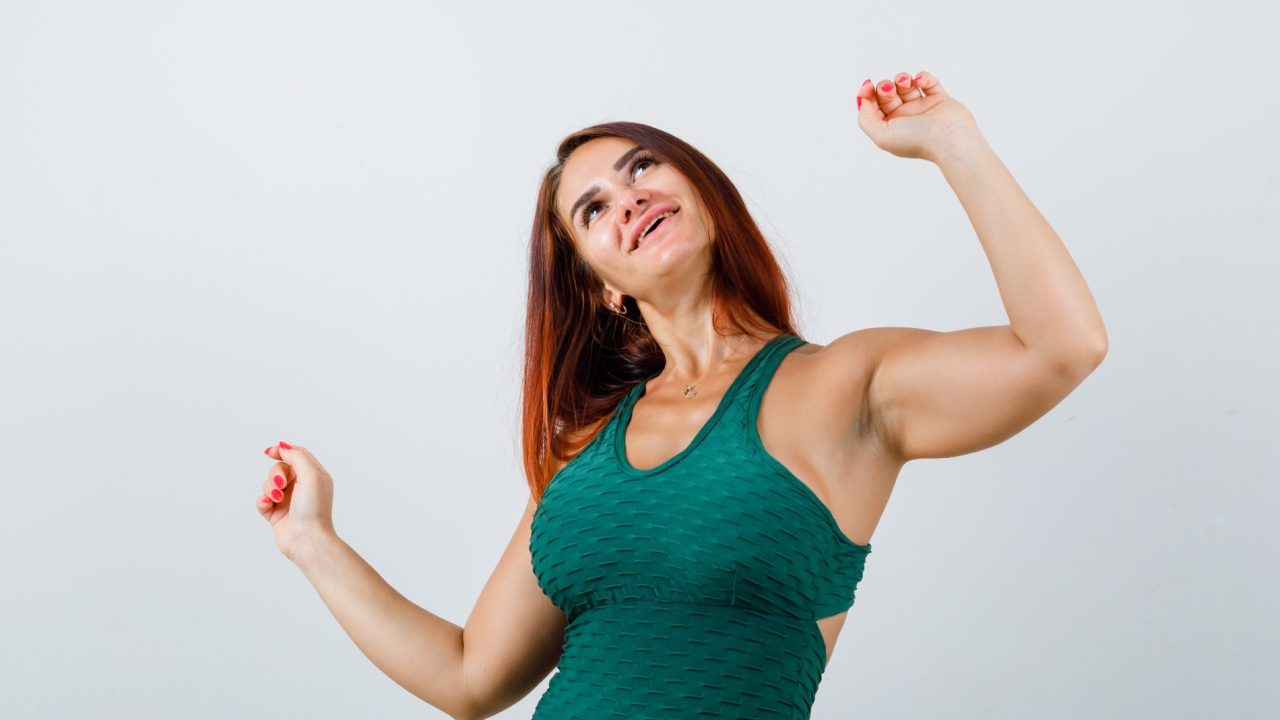 Por que ter um corpo forte ganhou espaço na conversa sobre beleza