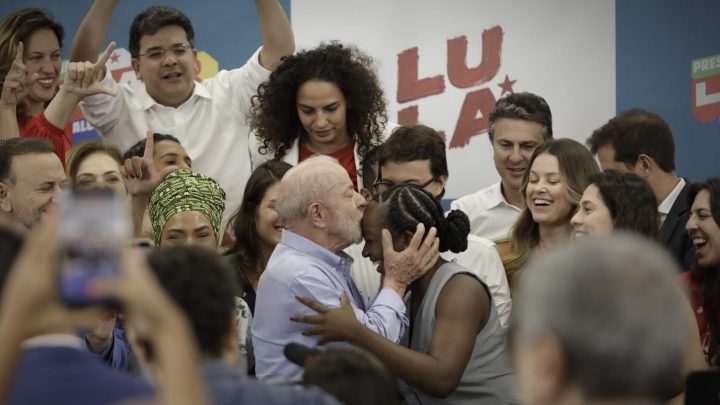 Reunião de Lula com jovens eleitos redefine nova fase digital da campanha e expõe contraste de gerações