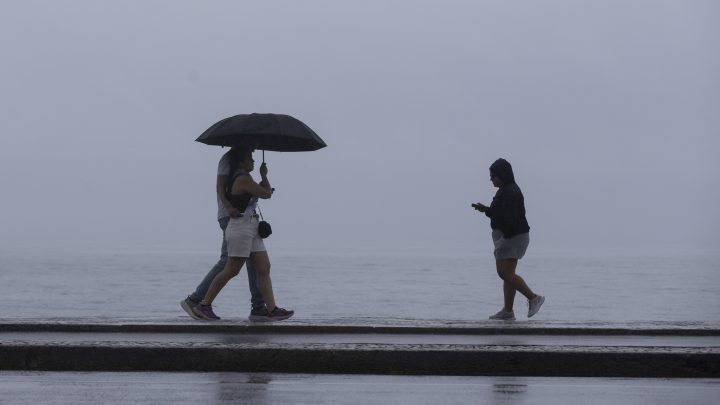 Rio tem previsão de chuva nesta terça; massa de ar frio derruba temperaturas no Sul e no Sudeste