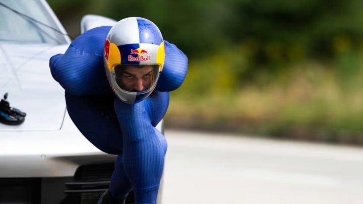 Skatista espanhol bate recorde mundial de velocidade em descida a 151,83 km/h; vídeo
