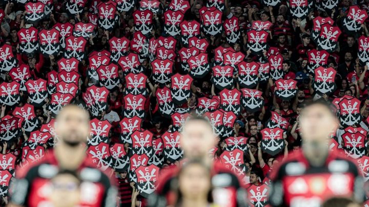 Torcida do Flamengo esgota ingressos para jogo de volta da semifinal da Libertadores contra Estudiantes
