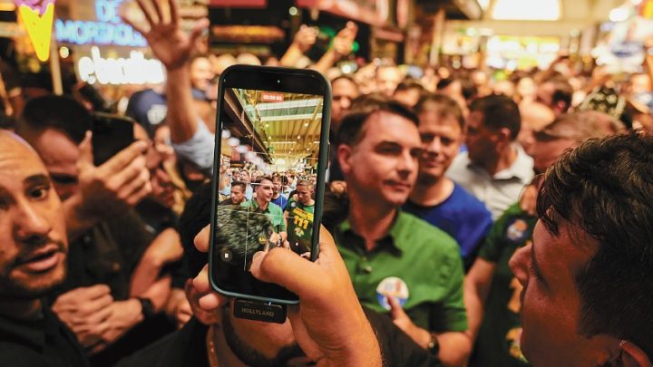 Um herdeiro de clã em constante provação: Flávio Bolsonaro supera desconfiança sob o desafio de aplacar divisões