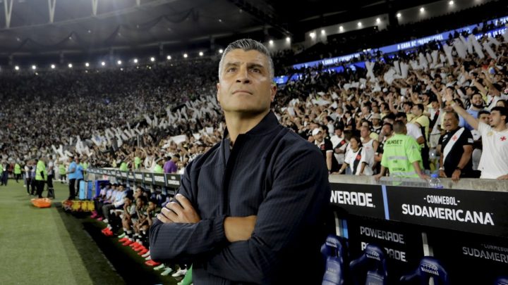 Vasco desafia tabu contra o Corinthians em duelo direto na luta contra o rebaixamento