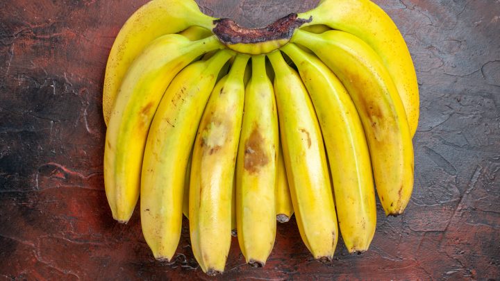 Veja truque caseiro para conservar as bananas e prevenir que escureçam