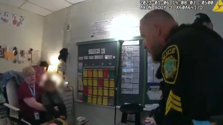 Vídeo de câmera corporal mostra criança de 6 anos xingando policiais depois de atirar em professora nos EUA